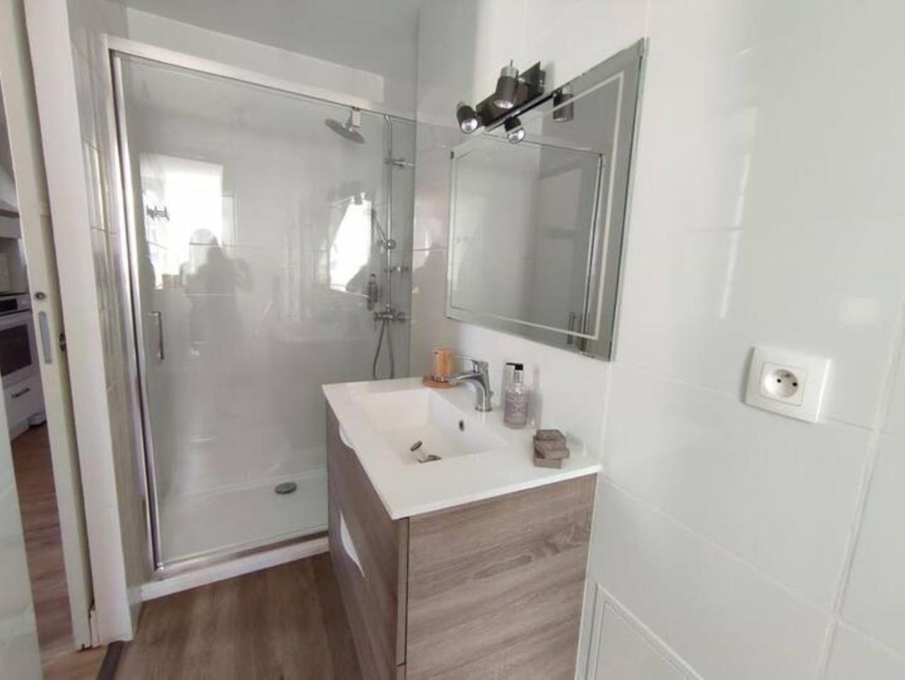 Apartamento L'Alexiane, Centre Luchon, Parking Gratuit, Wifi Bagnères-de-Luchon Exterior foto
