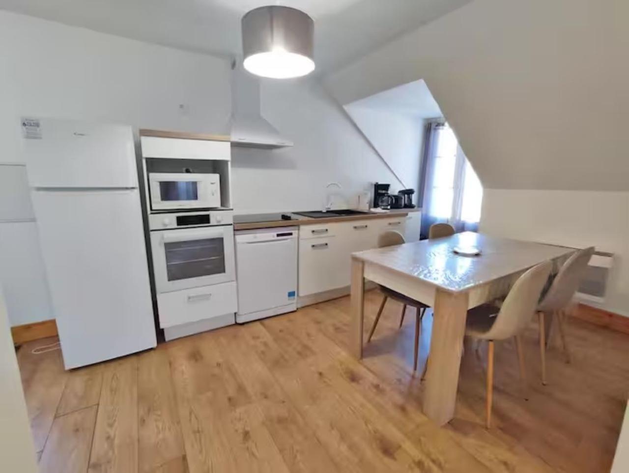 Apartamento L'Alexiane, Centre Luchon, Parking Gratuit, Wifi Bagnères-de-Luchon Exterior foto